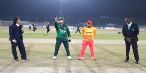 سہ ملکی ٹی ٹوئنٹی سیریز میں پاکستان اور زمبابوے کا ٹاس کا منظر