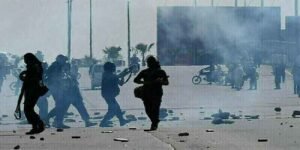 9 مئی حملہ کیس میں پی ٹی آئی رہنماؤں کو اشتہاری قرار دیے جانے کا منظر