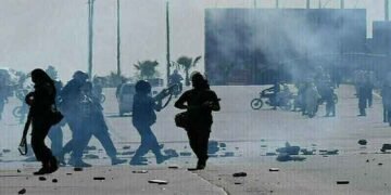 9 مئی حملہ کیس میں پی ٹی آئی رہنماؤں کو اشتہاری قرار دیے جانے کا منظر