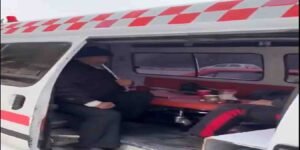 ایمبولینس میں حقہ ویڈیو وائرل ہونے پر شہری ناراض