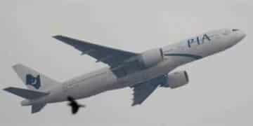 پی آئی اے پرواز حادثے سے بچ گئی — کراچی سے سکھر فلائٹ کی ہنگامی واپسی