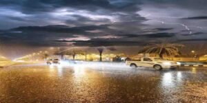سعودی عرب میں طوفانی بارش اور تیز ہواؤں سے تباہی
