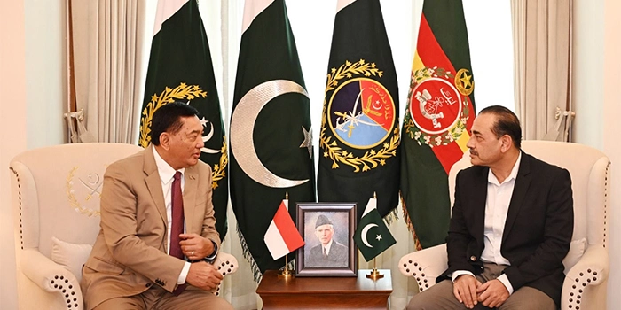 جی ایچ کیو میں فیلڈ مارشل عاصم منیر سے انڈونیشیا کے وزیر دفاع کی ملاقات، دفاعی صنعتی شراکت داری پر زور