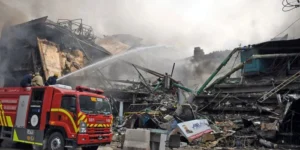 کراچی گل پلازہ آگ کے بعد تباہی کا منظر