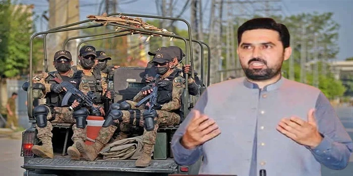 وزیراعلیٰ کے پی سہیل آفریدی وادی تیرہ میں متاثرین سے ملاقات کرتے ہوئے