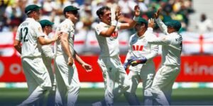 سڈنی ٹیسٹ دوسرے روز کا کھیل، آسٹریلوی بیٹرز بیٹنگ کرتے ہوئے