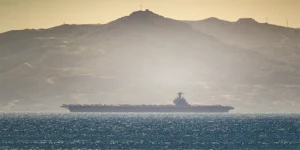 ایران کشیدگی کے دوران امریکا کا سب سے بڑا طیارہ بردار بحری جہاز یو ایس ایس جیرالڈ آر فورڈ مشرقِ وسطیٰ کی جانب روانہ