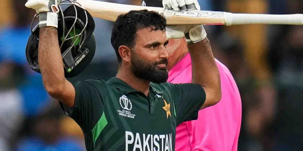 فخر زمان بنگلا دیش ون ڈے سیریز سے باہر ہونے کے بعد ٹیم میٹنگ