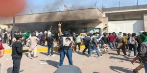 کراچی میں امریکی قونصل خانے کے باہر تصادم، 8 افراد جاں بحق