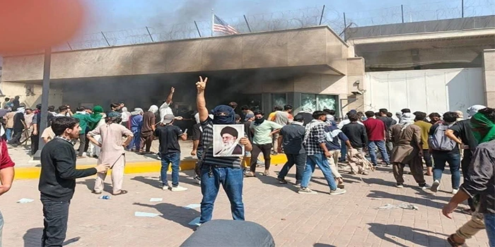 کراچی میں امریکی قونصل خانے کے باہر احتجاج اور پولیس جھڑپ