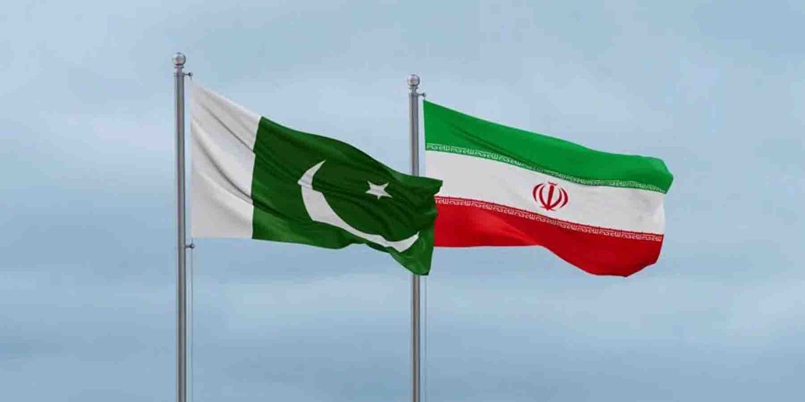 آبنائے ہرمز سے تیل کی ترسیل کے منتظر پاکستانی بحری جہاز