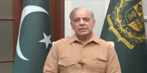 پیٹرول 80 روپے سستا، نئی قیمت 378 روپے فی لیٹر، حکومت کا بڑا ریلیف پیکج