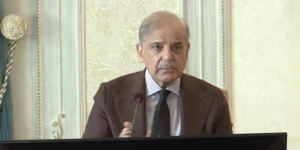 وزیراعظم کا کابینہ اجلاس سے خطاب: مشرق وسطیٰ جنگ سے پاکستان کی معیشت متاثر، تیل درآمدی بل میں بڑا اضافہ