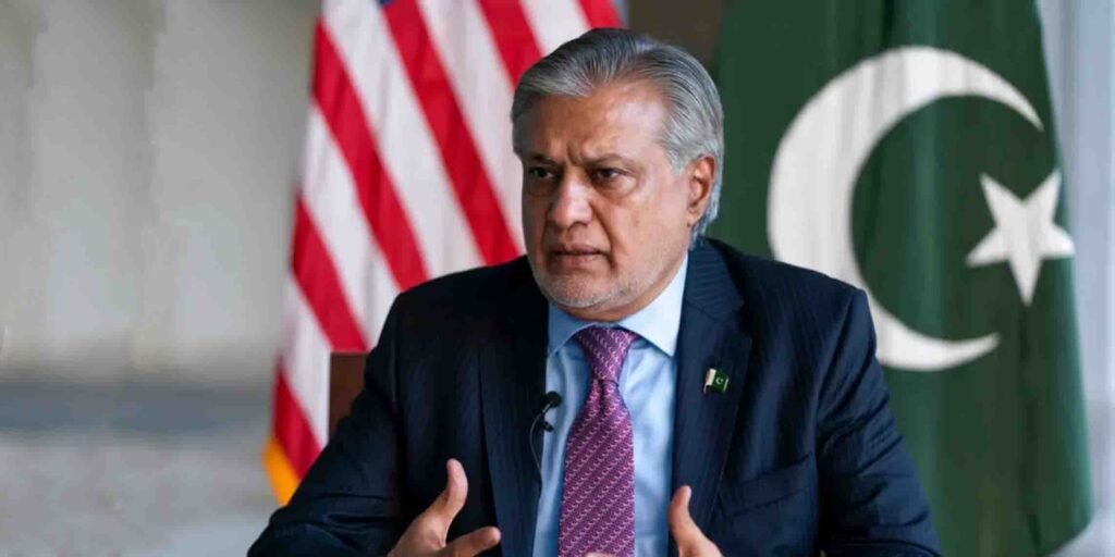 واشنگٹن میں پریس کانفرنس کے دوران ابراہیمی معاہدہ پر پاکستان کا مؤقف بیان کرتے ہوئے اسحاق ڈار