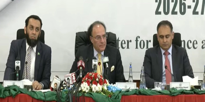 معیشت درست سمت میں گامزن، معاشی استحکام سے گروتھ کی جانب بڑھ رہے ہیں: وزیر خزانہ محمد اورنگزیب