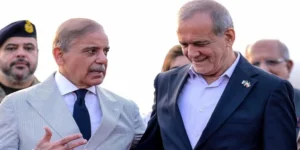 شہباز شریف اور ایرانی صدر مسعود پزشکیان کا ٹیلیفونک رابطہ، امن معاہدے کے بعد تعلقات مزید مضبوط بنانے پر اتفاق