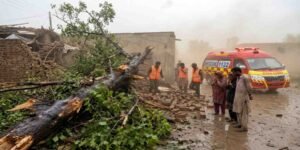 پنجاب میں شدید آندھی سے تباہی، بہاولپور میں دیوار گرنے سے 15 سالہ بچی جاں بحق