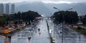 طوفانی بارش سے موسم خوشگوار، اسلام آباد، راولپنڈی اور مری میں گرمی کا زور ٹوٹ گیا