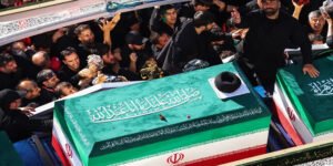 آیت اللہ علی خامنہ ای کی مشہد میں تدفین اور جنازہ