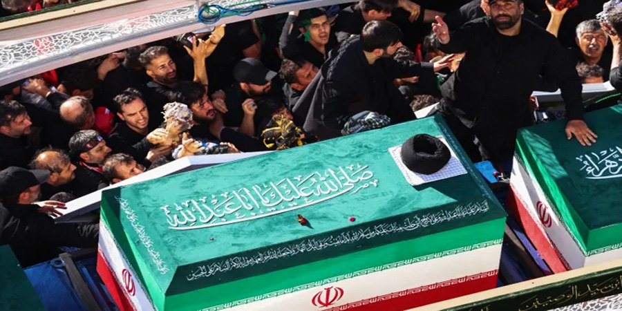 آیت اللہ علی خامنہ ای کی مشہد میں تدفین اور جنازہ