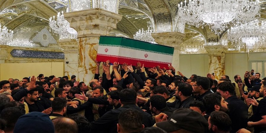 علی خامنہ ای کی تدفین کے موقع پر مشہد میں سوگواران کا اجتماع