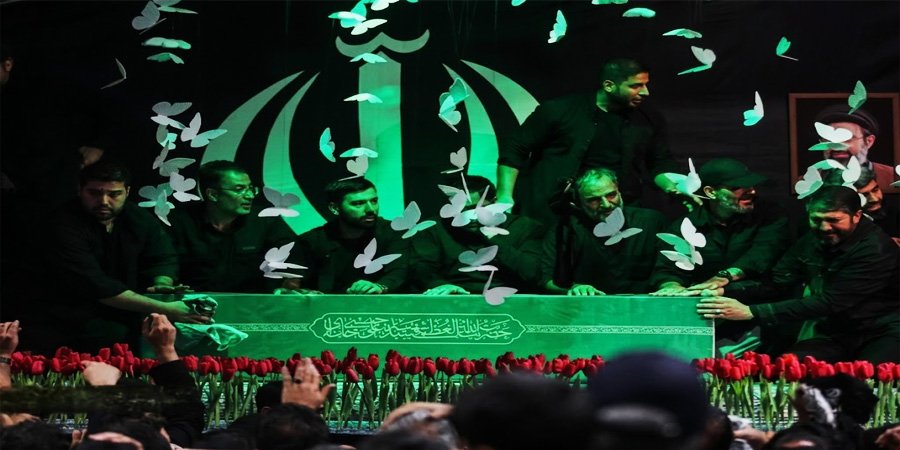 تہران میں آیت اللہ علی خامنہ ای کی آخری رسومات کے موقع پر تابوت