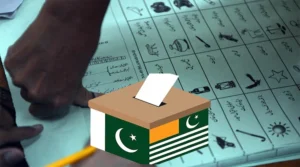 آزاد کشمیر انتخابات: پہلے مرحلے کی پولنگ مکمل، غیر سرکاری نتائج کا سلسلہ جاری، نکیال میں تصادم، ایک کارکن جاں بحق