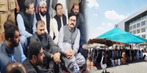 ہنہ اوڑک دھرنا ختم، وزیراعلیٰ بلوچستان میر سرفراز بگٹی مظاہرین سے مذاکرات کرتے ہوئے
