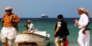 حوثیوں کی بحری ناکہ بندی کی دھمکی، سعودی فوجی اتحاد کی سخت وارننگ