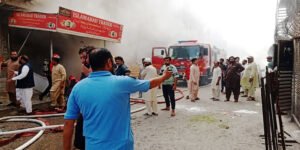 اسلام آباد جی-9 مرکز اسلام پلازہ میں شارٹ سرکٹ سے آگ بھڑک اٹھی