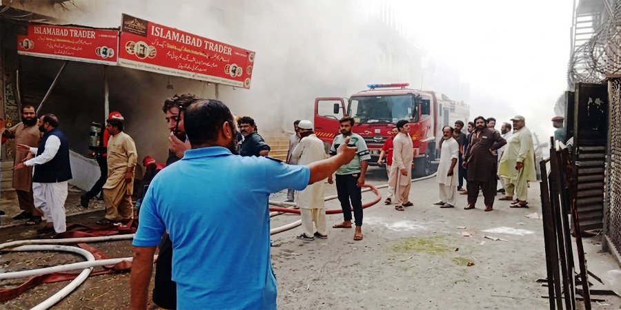 اسلام پلازہ جی-9 مرکز اسلام آباد میں شارٹ سرکٹ سے لگنے والی آگ