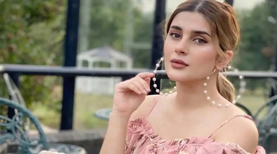 کبریٰ خان خوبصورتی کا معیار پر گفتگو کرتی ہوئیں