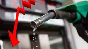 حکومت نے پیٹرول اور ڈیزل ایک روپے 97 پیسے فی لیٹر سستا کر دیا، نئی قیمتوں کا اطلاق فوری