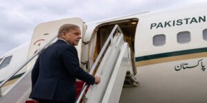 وزیراعظم شہباز شریف ایران کے سرکاری دورے پر روانگی