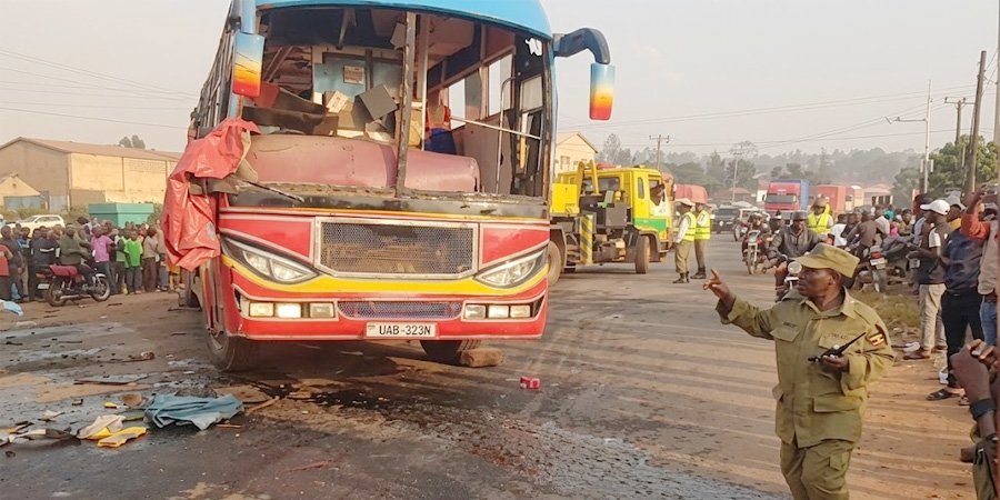 یوگینڈا بس حادثہ: خوفناک ٹریفک حادثے میں 20 بچے ہلاک