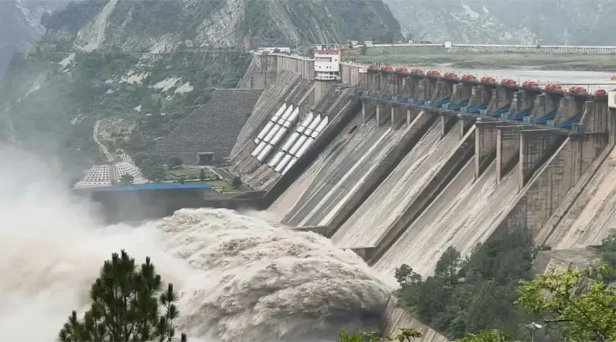 بھارت نے سلال ڈیم کے تمام گیٹ کھول دیے، دریائے چناب میں سیلابی ریلے کا الرٹ