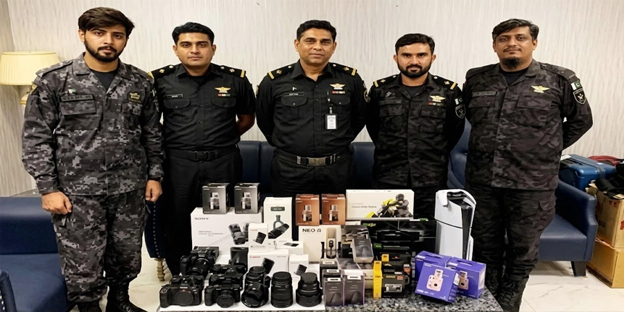 کراچی ایئرپورٹ پر مسافر سے 55 لاکھ روپے کا الیکٹرانک سامان پکڑا گیا