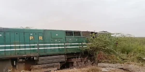 خانیوال: مال گاڑی کی بوگی پٹری سے اتر گئی