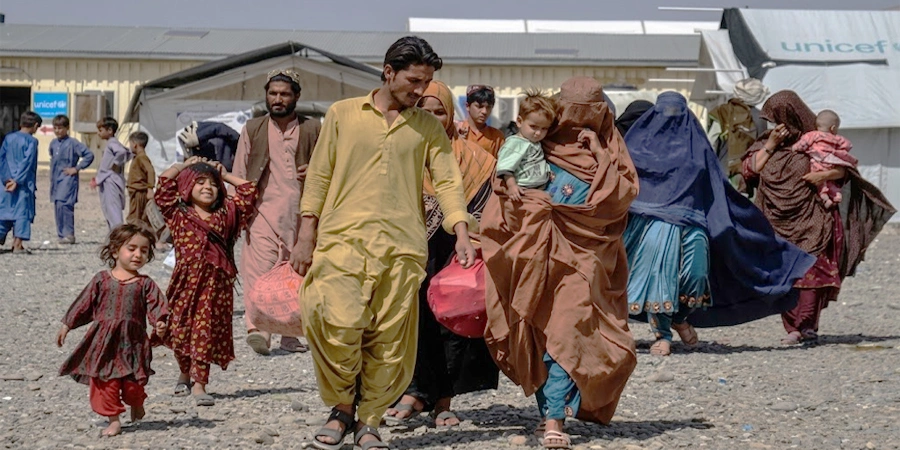 پنجاب سے ایک لاکھ 40 ہزار افغان باشندے وطن واپس 10 افغان باشندے وطن واپس پنجاب سے غیر قانونی افغان شہریوں کی واپسی