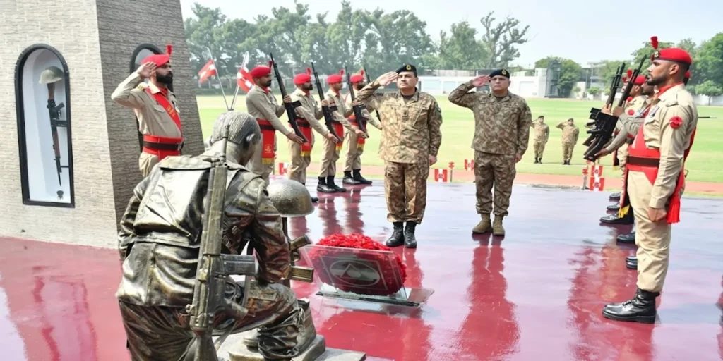 فیلڈ مارشل عاصم منیر فرانس کے سیکرٹری جنرل سے ملاقات، دفاعی تعاون پر گفتگو 2 فیلڈ مارشل عاصم منیر پشاور کور ہیڈکوارٹرز میں بریفنگ کے دوران