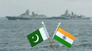 بحیرہ عرب میں بھارتی اور پاکستانی بحری جہاز آپس میں ٹکرا گئے، دونوں ممالک نے ایک دوسرے کے سفارت کار طلب کرلیے