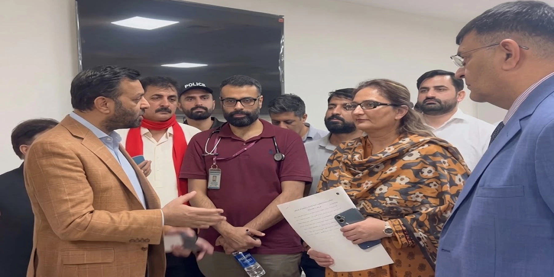 پمز اسپتال میں 10 فیصد مریضوں سے فیس وصولی پر وفاقی وزیر صحت مصطفیٰ کمال کا نوٹس