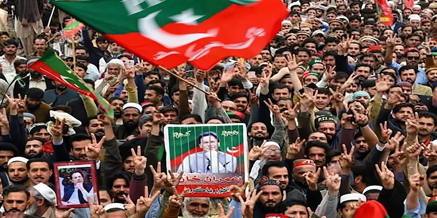 پی ٹی آئی 27 ستمبر احتجاج، سیاسی کمیٹی کا اجلاس