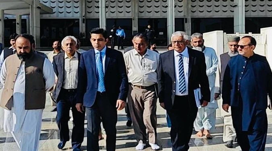 چیئرمین سی ڈی اے سہیل اشرف کا فیصل مسجد اسلام آباد میں تزئین و آرائش کے کاموں کا جائزہ