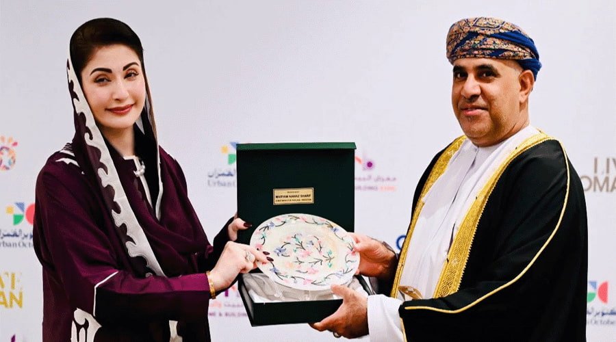 زندگی کی پراسرار ’ایک طرفہ ساخت‘ کا راز حل کرنے پر ہنری بی کاگان اور کینسو سوئی کو کیمسٹری کا نوبیل انعام 2026 مل گیا 2 مریم نواز کی عمانی وزیر ڈاکٹر خلفان بن سعید سے ملاقات