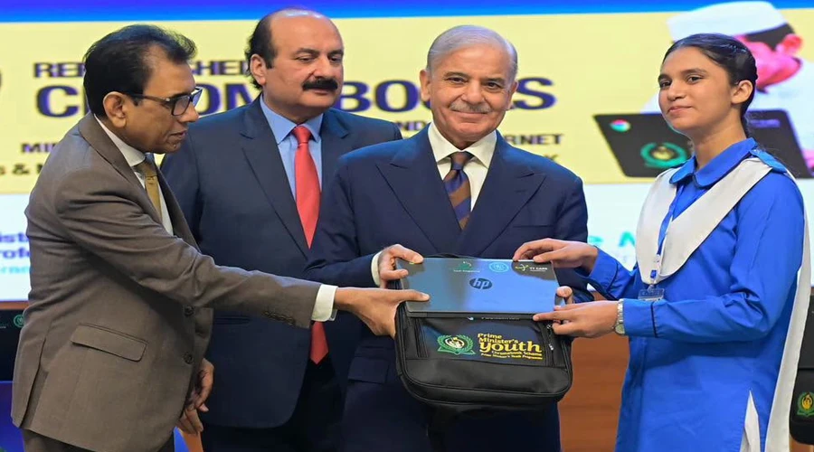 وزیراعظم شہباز شریف کا پانچ لاکھ طلبہ کو کروم بکس فراہم کرنے کے پروگرام کا آغاز